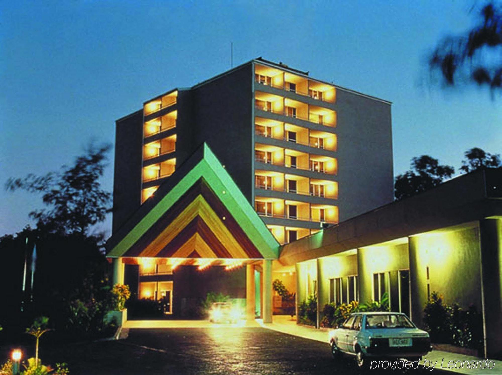 Holiday Inn & Suites Port Moresby By Ihg Exterior photo