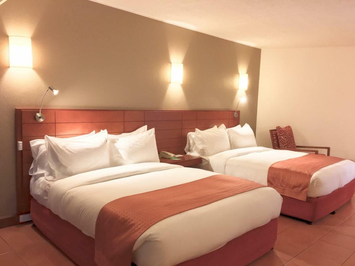 Holiday Inn & Suites Port Moresby By Ihg Exterior photo