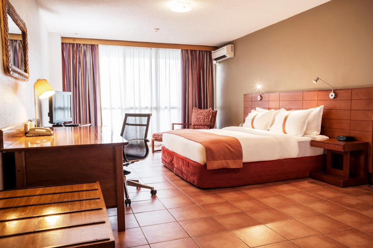 Holiday Inn & Suites Port Moresby By Ihg Exterior photo