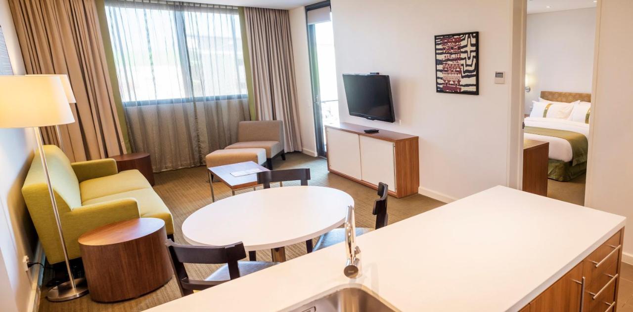 Holiday Inn & Suites Port Moresby By Ihg Exterior photo
