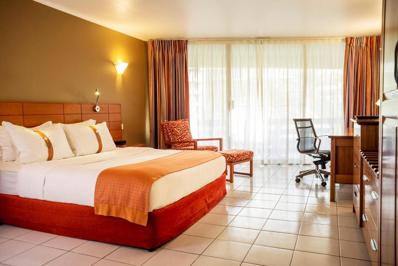 Holiday Inn & Suites Port Moresby By Ihg Exterior photo